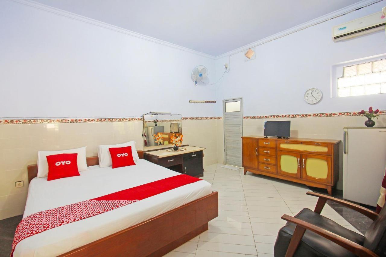 Oyo 91516 Wisata Hotel Матарам Екстериор снимка